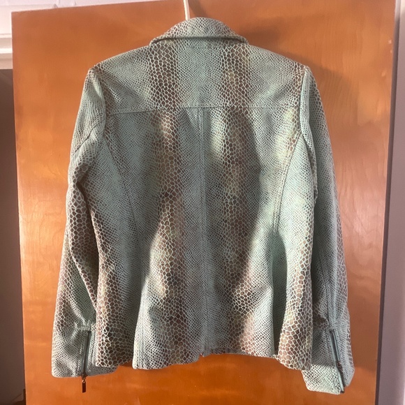 Ladies snakeskin zip up jacket - Picture 4 of 9